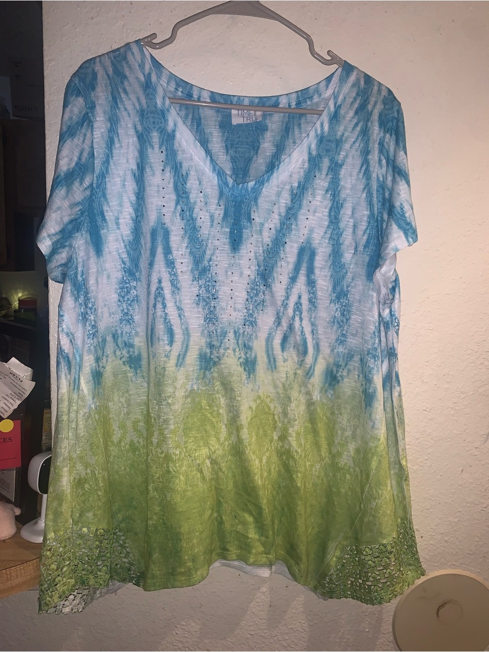 Time and Tru Blue and Green Tie-Dye V-Neck Short Sleeve Top